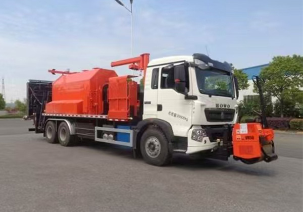 瀝青路面熱再生修補車